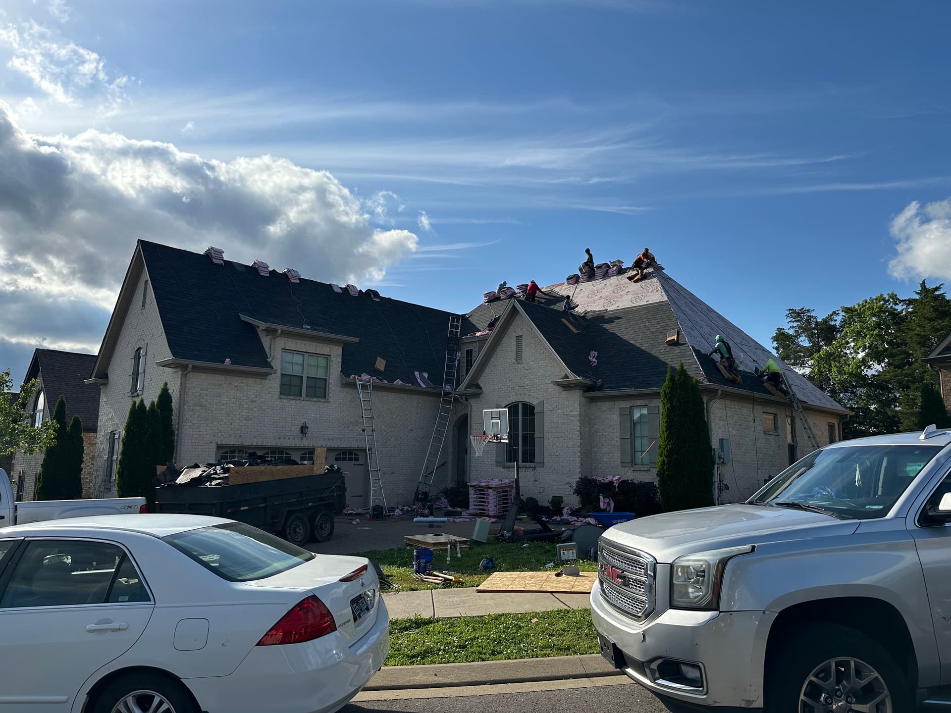 Owens Corning Duration Shingle Roof Installation in Onyx Black image